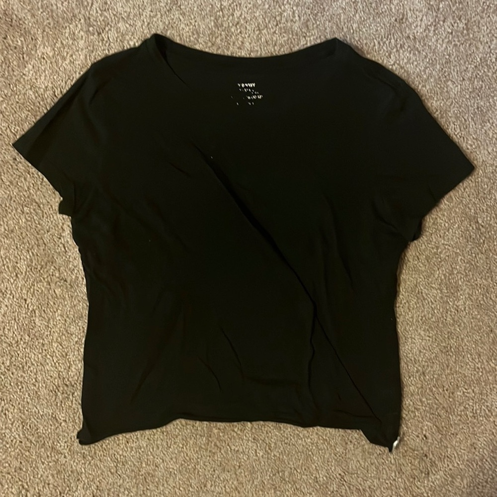 old navy tee shirt